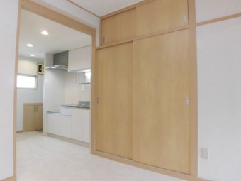 賃貸物件を明るくナチュラルに全面リフォーム